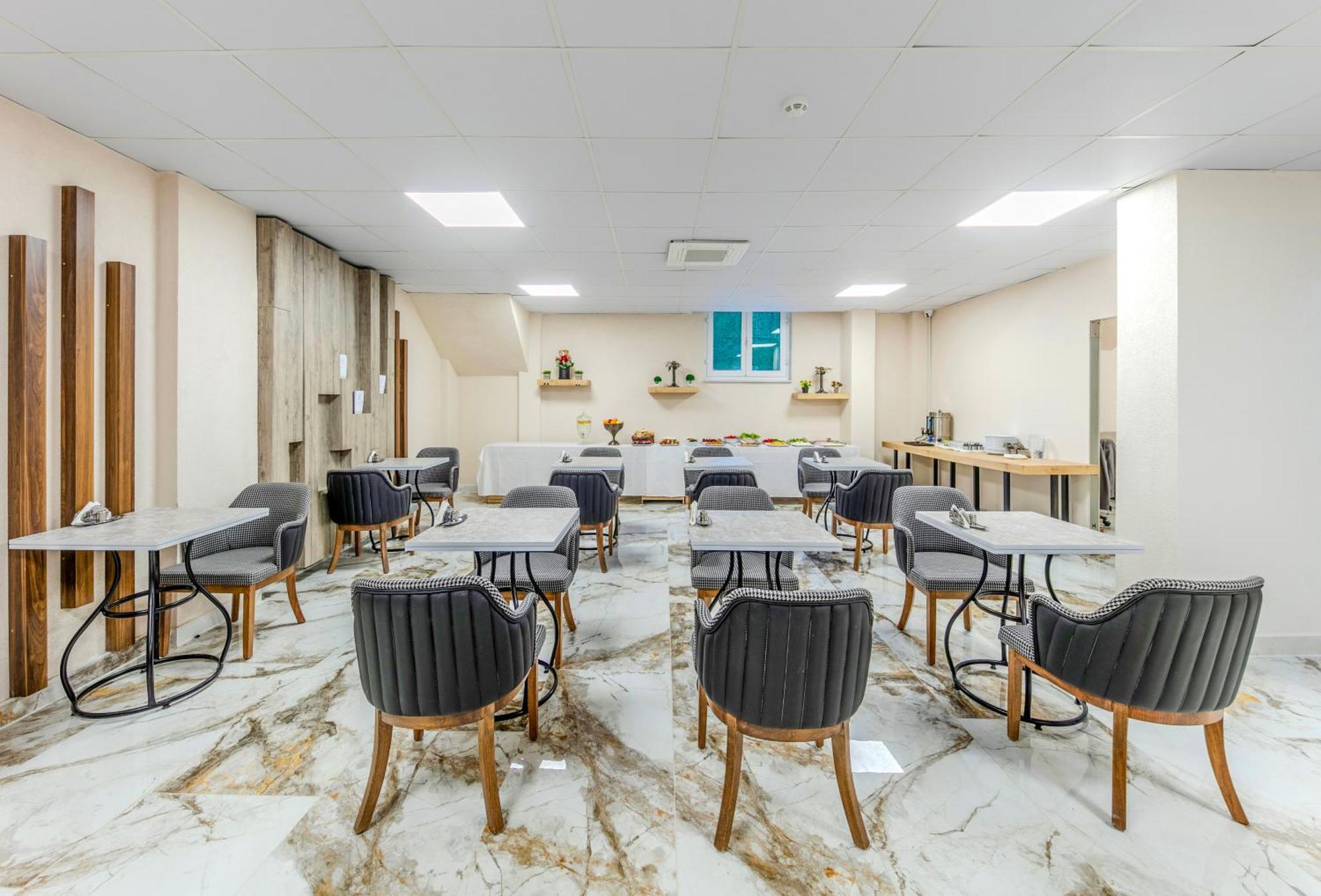 The Business Class Hotel Istanbul Bagian luar foto
