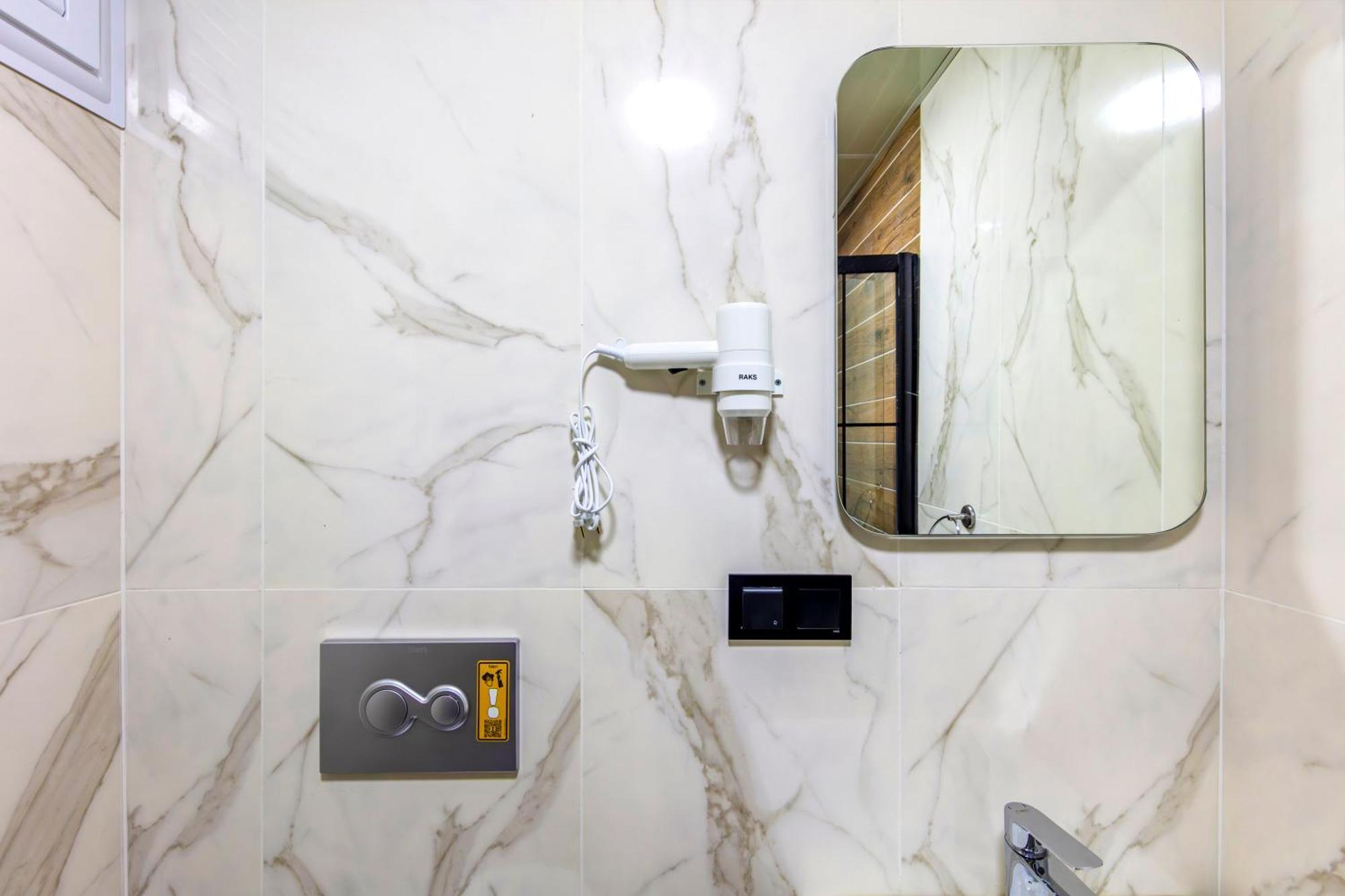 The Business Class Hotel Istanbul Bagian luar foto