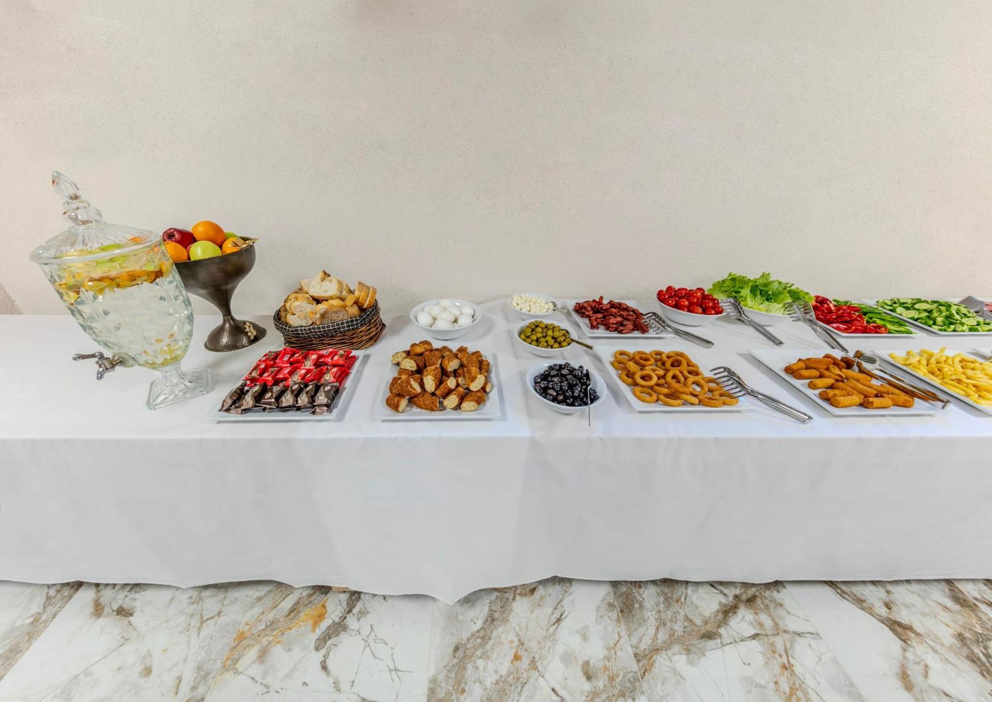The Business Class Hotel Istanbul Bagian luar foto